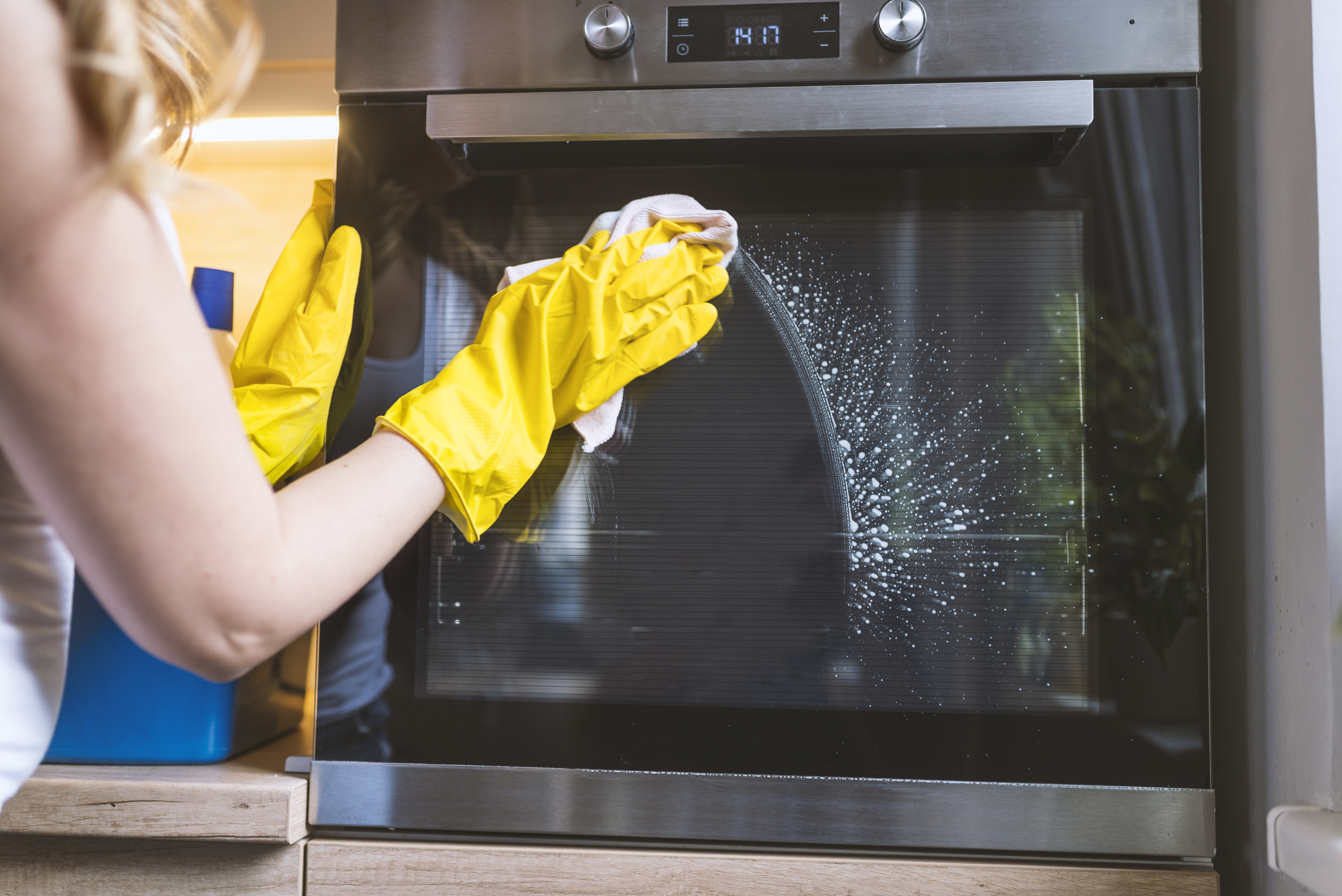 What does end of tenancy cleaning include?