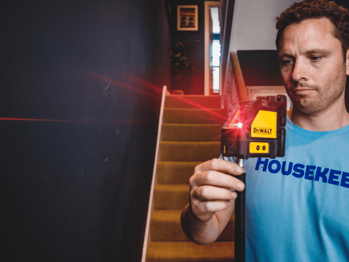 How much does a handyman cost? [October 2025]