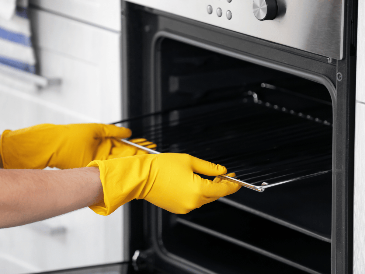 How much does oven cleaning cost? [March 2026]