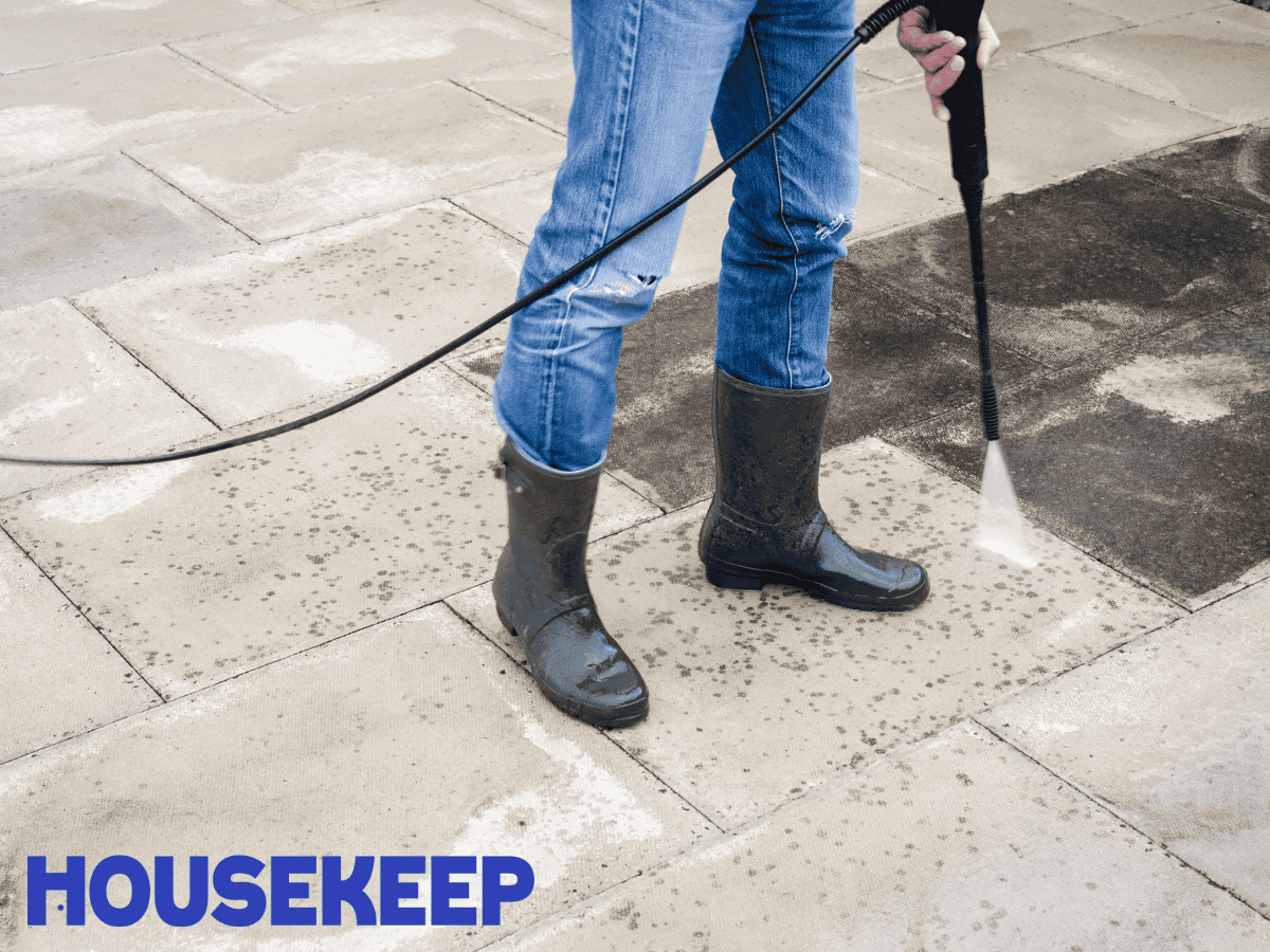 How much does it cost to clean a patio? [October 2025]