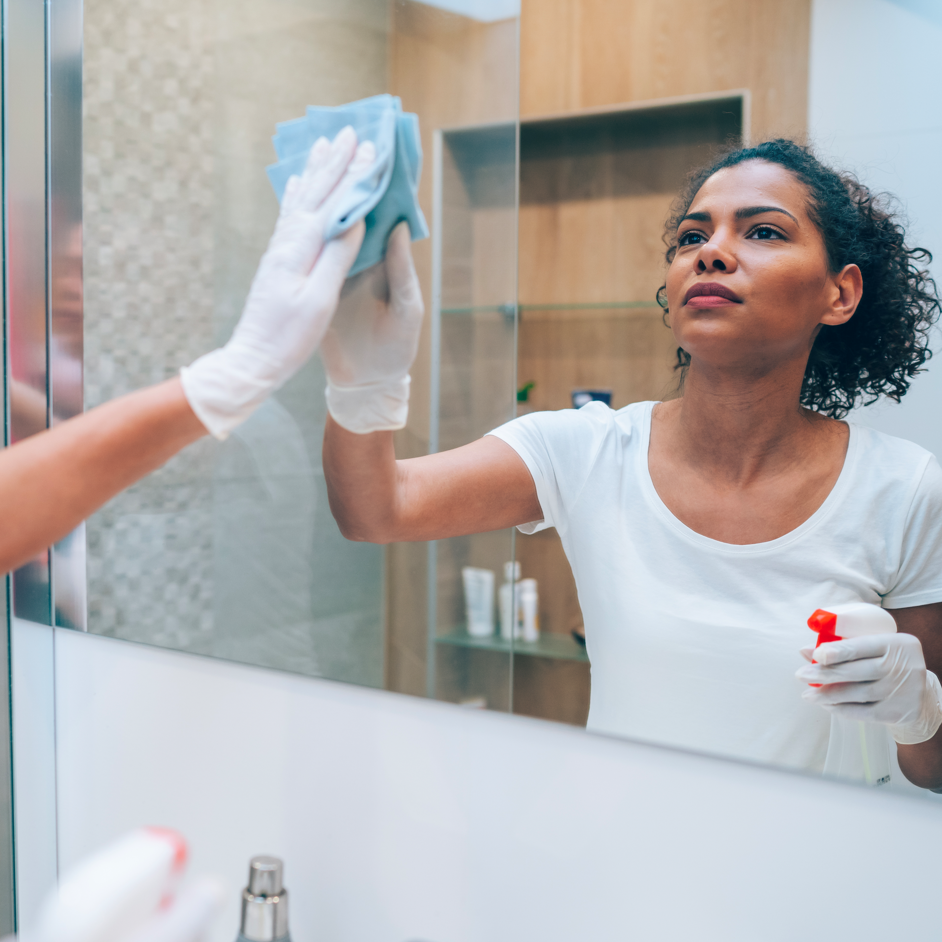 How to clean mirrors