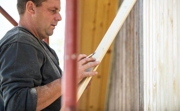 Which jobs can a carpenter complete?